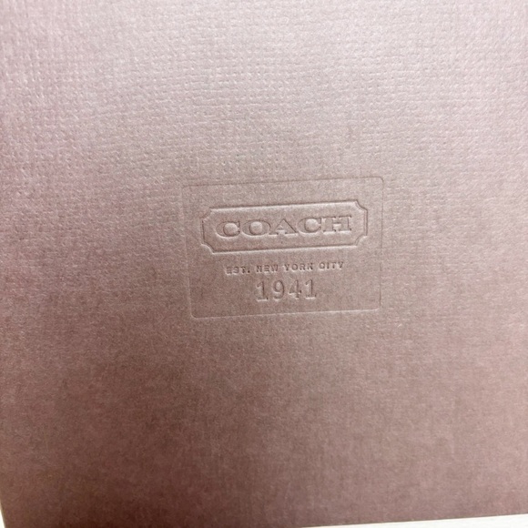 Coach Box - Picture 3 of 9